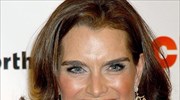 Πώς η 55άρα Brooke Shields μεταμορφώνεται σε online personal trainer