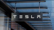 Πόσο κοντά είναι η Tesla στον στόχο να γίνει η πιο πολύτιμη αυτοκινητοβιομηχανία