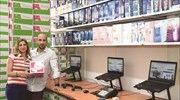 Ένα φαρμακείο στη Γλυφάδα εξελίχθηκε σε ένα από τα μεγαλύτερα ηλεκτρονικά καταστήματα του κλάδου