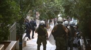 Εξάρχεια: Ολοκληρώθηκε η επιχείρηση εκκένωσης δύο κτηρίων που τελούσαν υπό κατάληψη