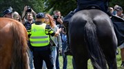 Χάγη: Συλλήψεις 37 διαδηλωτών για... συνωστισμό