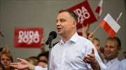 Εκλογές-Πολωνία: Πώς ένας άνδρας χωρίς ηγετικά χαρακτηριστικά κατάφερε να διχάσει τη χώρα