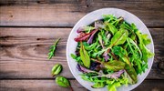 Το κόλπο που θα χαρίσει έξτρα διατροφική αξία τις σαλάτες σας