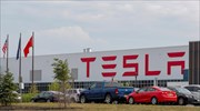 Tesla: «Γκρέμισε» από την κορυφή τον «κολοσσό» της Τoyota