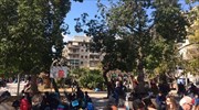 Σε Σκαραμαγκά και Σχιστό μεταφέρονται πρόσφυγες από την πλατεία Βικτωρίας