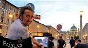 Ο Πάολο Σορεντίνο στη Νάπολη, για τα γυρίσματα της ταινίας «The Hand of God»
