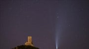 Ο κομήτης C/2020 ή "Neowise" πάνω από το κάστρο του Όρτενμπουργκ