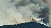 Μαίνεται η μάχη με τις φλόγες στις Κεχριές Κορινθίας