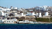 Αναστολή χορήγησης οικοδομικών αδειών σε Μύκονο και Σαντορίνη