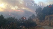 Σε εξέλιξη η πυρκαγιά στα Χανιά