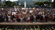 Εκατοντάδες διαδηλωτές κατά της μάσκας στους δρόμους της Μαδρίτης