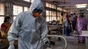 Ινδία: Πάνω από 50.000 οι θάνατοι λόγω κορωνοϊού