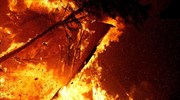 Καλιφόρνια: Δύο νεκροί, δεκάδες χιλιάδες άφησαν τα σπίτια τους μετά από 11.000 κεραυνούς και 367 πυρκαγιές
