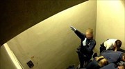 Βίντεο - σοκ δείχνει αστυνομικούς να κτυπούν επιβάτη και να χαιρετούν ναζιστικά στο αεροδρόμιο του Σαρλερουά.
