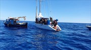 Χανιά: Ρυμουλκήθηκε το σκάφος που μετέφερε περίπου 70 μετανάστες