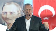 Ερντογάν προς Μακρόν: Μην τα βάζετε με τον τουρκικό λαό