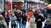 Το Βερολίνο δείχνει το... δάχτυλο σε όσους δεν φορούν μάσκα