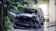 Φωτιά σε τρία σταθμευμένα αυτοκίνητα στο Πέραμα