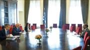 Συνάντηση Δένδια με τoν νέο πρέσβη της Ινδίας