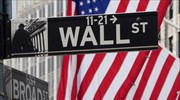 Στο «κόκκινο» η Wall Street υπό το βάρος της έξαρσης της πανδημίας