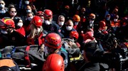 26 νεκροί στην Τουρκία - Απεγκλωβίστηκε μητέρα με τα τρία της παιδιά