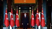 Ερντογάν: Η Τουρκία σε παγίδα υψηλών επιτοκίων, πληθωρισμού και ισοτιμιών