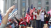 Εκατοντάδες διαδηλωτές συρρέουν στην Ουάσινγκτον προς στήριξη στον Τραμπ