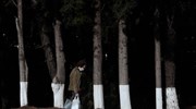 Κορωνοϊός: 63 θάνατοι, 443 σε ΜΕΘ, 2422 νέα κρούσματα