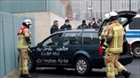 Αυτοκίνητο έπεσε στην πύλη του γραφείου της Μέρκελ