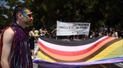 Έρευνα: Ένα στα τρία ΛΟΑΤΚΙ+ άτομα έχει δεχτεί προσβολές σε δημόσιες υπηρεσίες
