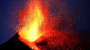 «Ξύπνησε» το ηφαίστειο της Αίτνας - «Συντριβάνι» λάβας ύψους 100 μέτρων
