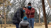 Ουγγαρία: Απαγορεύεται στα ομόφυλα ζευγάρια να υιοθετούν παιδιά