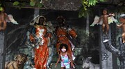 Βραζιλία: Ένας μαύρος Ιησούς γεννιέται στη φάτνη μέσα στην καμένη Αμαζονία