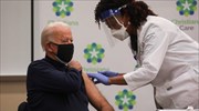 ΗΠΑ: Eμβολιάστηκε o Τζο Μπάιντεν και προέτρεψε και τους άλλους Αμερικανούς