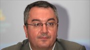 Ηλ. Μόσιαλος: Συσχετίζεται το νέο στέλεχος του ιού με τα παιδιά;