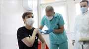 Σερβία: Η πρωθυπουργός της Σερβίας εμβολιάστηκε πρώτη μπροστά στις κάμερες