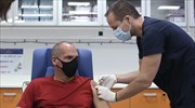 Βαρουφάκης: «Το εμβόλιο από μόνο του δεν αρκεί για την απελευθέρωση από τη πανδημία»