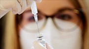 Κορωνοϊός: Η Ευρώπη εμβολιάζεται, αλλά και ανησυχεί
