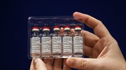 Γαλλία: Φθάνουν τα εμβόλια της AstraZeneca - Προσπάθειες να αποφευχθεί ένα τρίτο lockdown