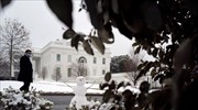Χιονάνθρωπος μπροστά στον Λευκό οίκο