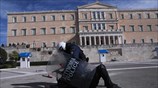 Συλλήψεις μπροστά στο κτίριο της Βουλής