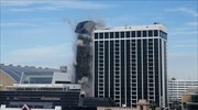 Εντυπωσιακή κατεδάφιση του Trump Plaza Hotel and Casino