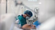 Covid: Και πάλι φετινό αρνητικό ρεκόρ στις ΜΕΘ - 2.215 τα νέα κρούσματα