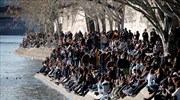 Γαλλία: Η αστυνομία εκκένωσε τις όχθες του Σηκουάνα λόγω συνωστισμού