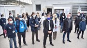 Επίσκεψη Μ. Σχοινά στο Κέντρο Φιλοξενίας Προσφύγων & Μεταναστών του Σκαραμαγκά