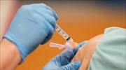 Εθνική Επιτροπή Εμβολιασμών: Συνεχίζoνται οι εμβολιασμοί με την AstraZeneca