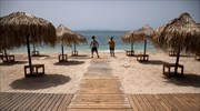 Πώς θα ανοίξει ο τουρισμός με τετραψήφιο αριθμό κρουσμάτων