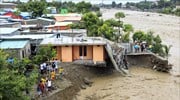 Ινδονησία: Σχεδόν 160 oι νεκροί από τις φονικές πλημμύρες
