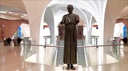 Ο Ηνίοχος των Δελφών κοσμεί τον σταθμό του Μετρό στο αεροδρόμιο της Ντόχα
