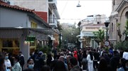 Εικόνες συνωστισμού στις πλατείες της Αθήνας